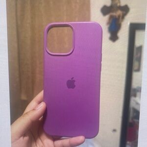 Apple Vibrant Purple Silicone Case